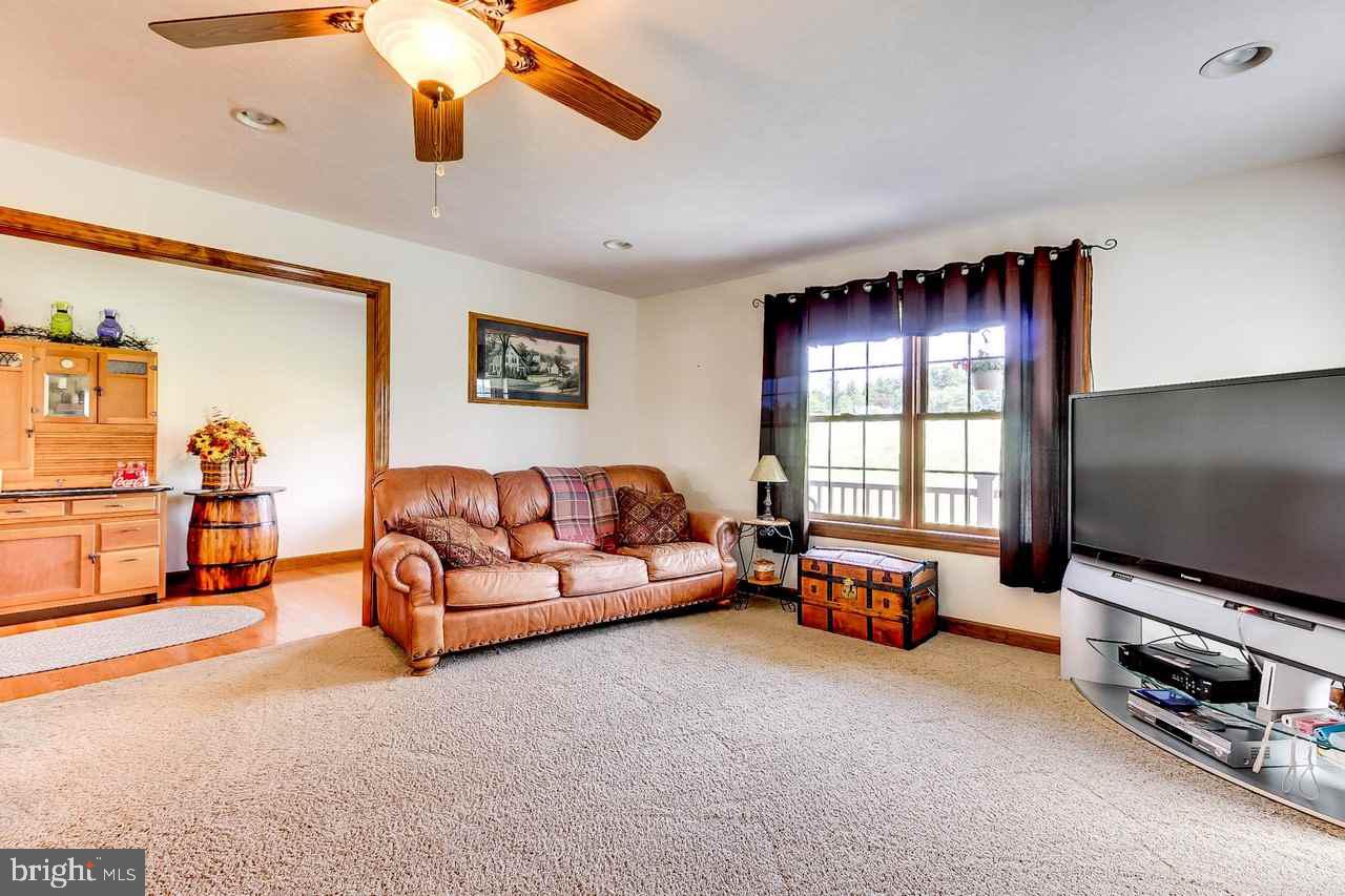 405 Rocky Ridge Road Spring Grove, PA 17362 - Photo 3 of 27
