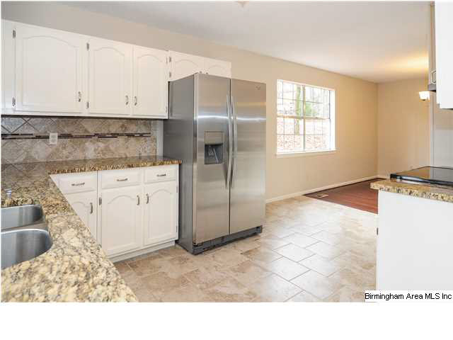 304 Fran Drive Alabaster, AL 35007 - Photo 2 of 31