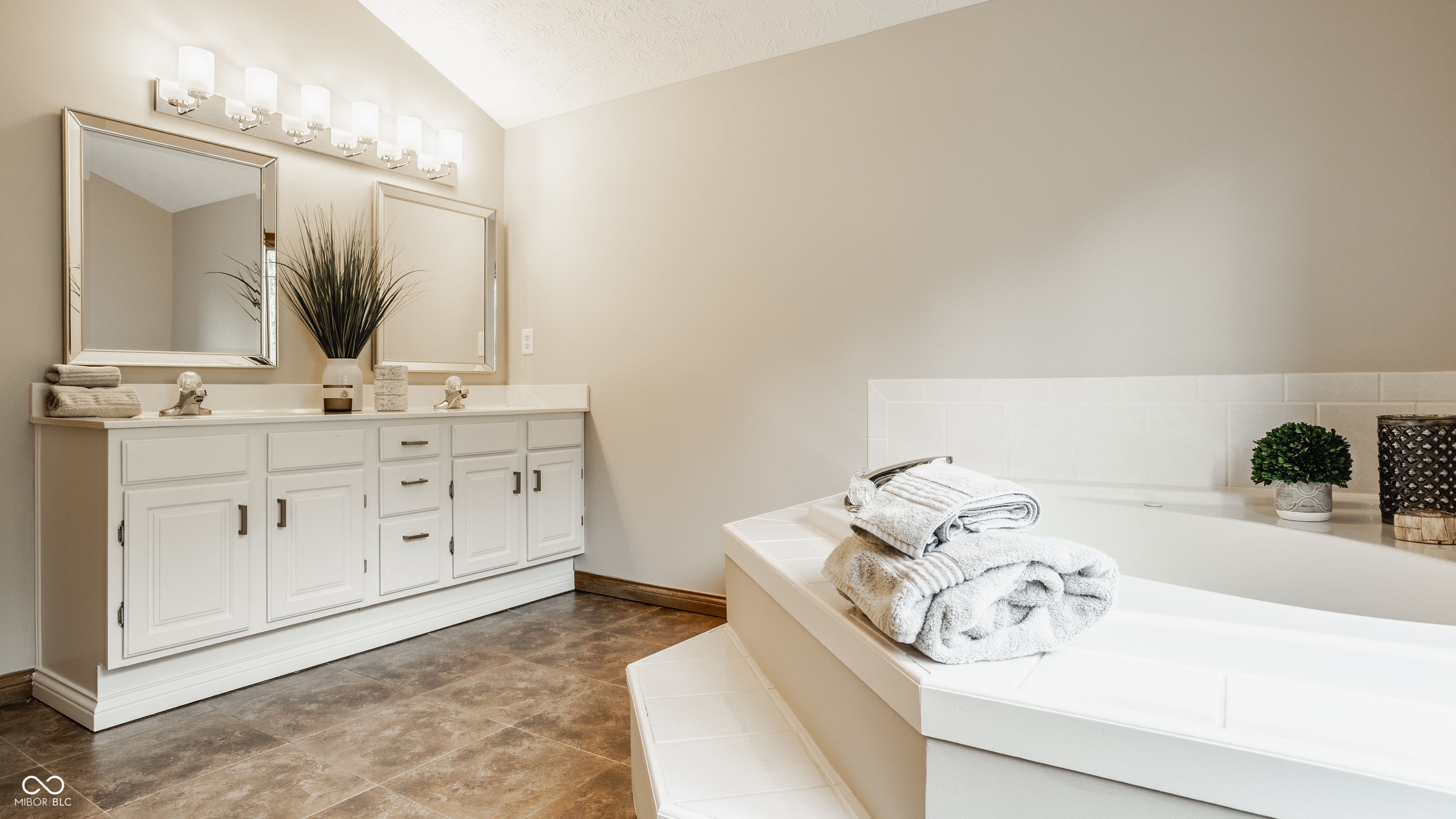 1604 Old Mill Circle Carmel, IN 46032 - Photo 25 of 44