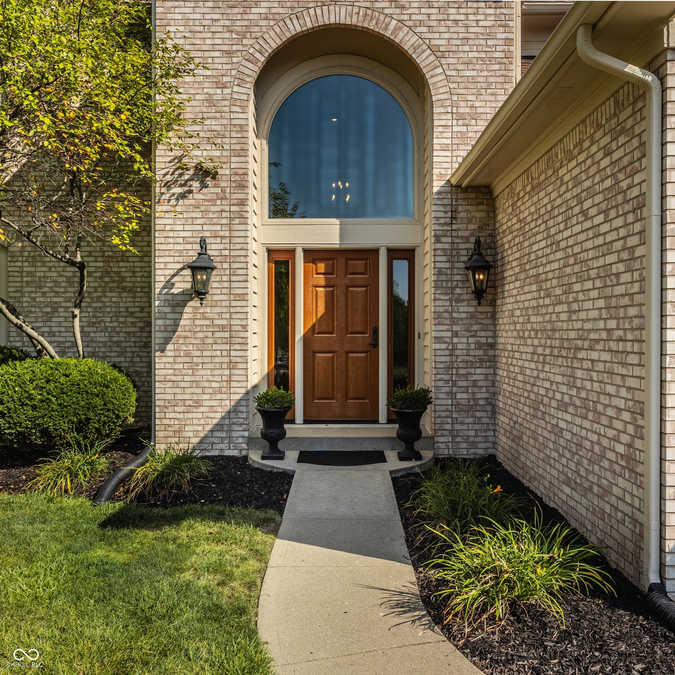 1604 Old Mill Circle Carmel, IN 46032 - Photo 3 of 44