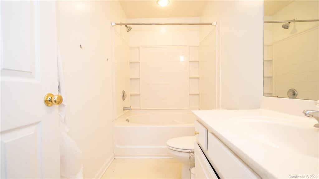 16853 Timber Crossing Road Charlotte, NC 28213 - Photo 12 of 31