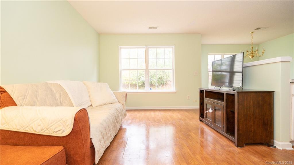 16853 Timber Crossing Road Charlotte, NC 28213 - Photo 3 of 31
