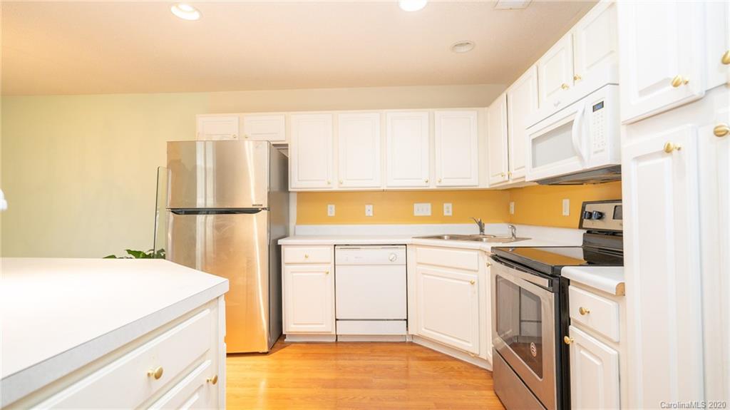 16853 Timber Crossing Road Charlotte, NC 28213 - Photo 4 of 31