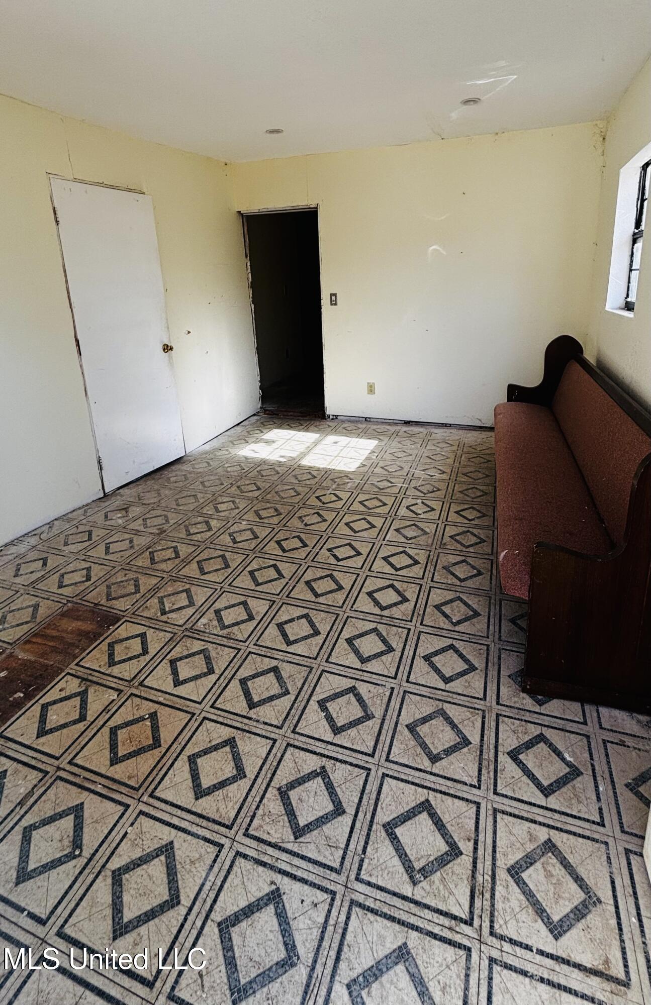 29 Agnew Street Morton, MS 39117 - Photo 3 of 10 IMG_2406