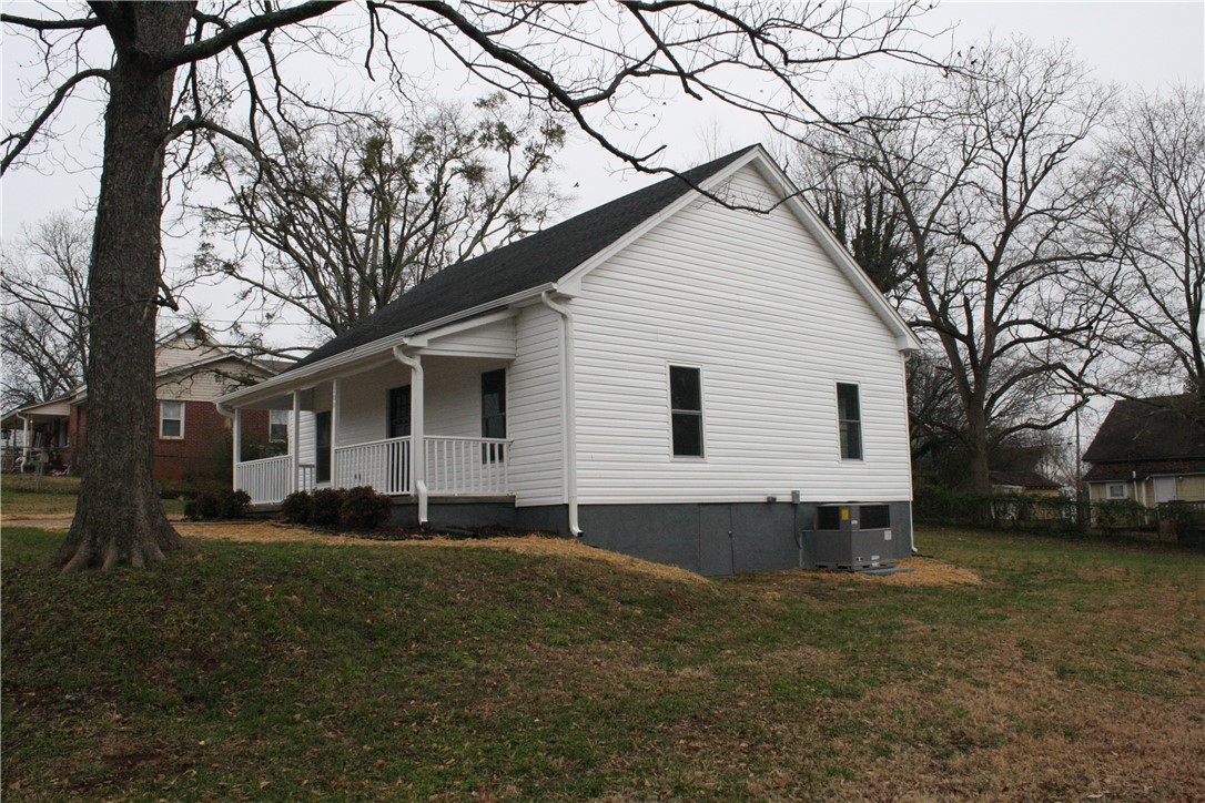 100 Cleveland Street Easley, SC 29640 - Photo 4 of 24 Gallery Image 4