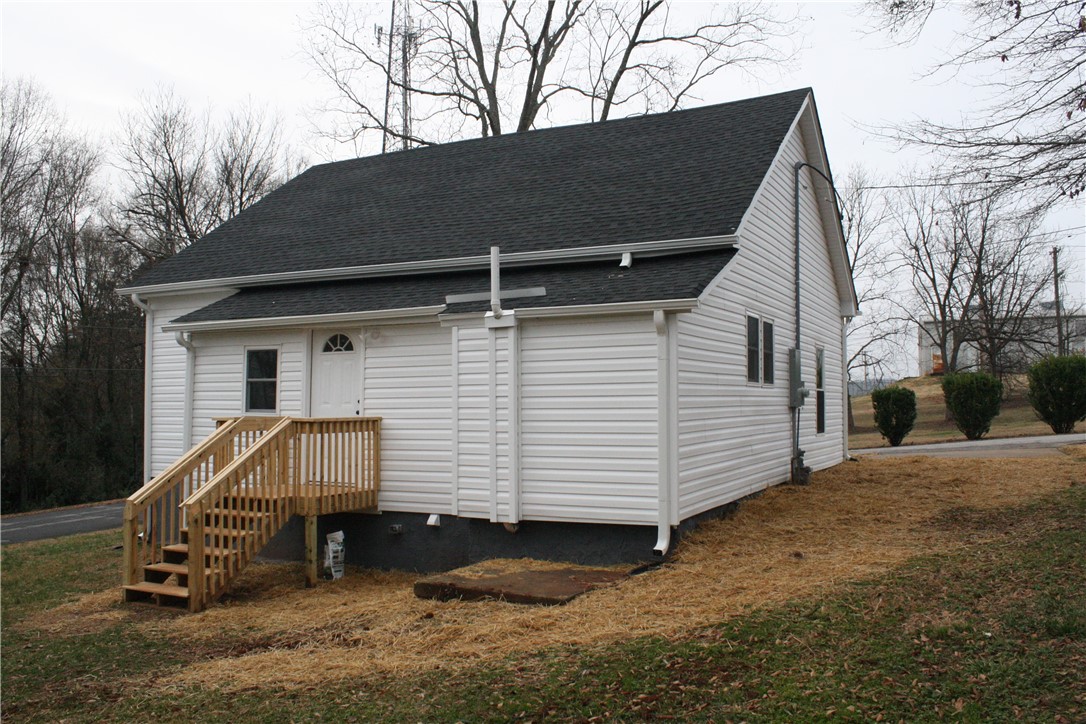 100 Cleveland Street Easley, SC 29640 - Photo 6 of 24 Gallery Image 6
