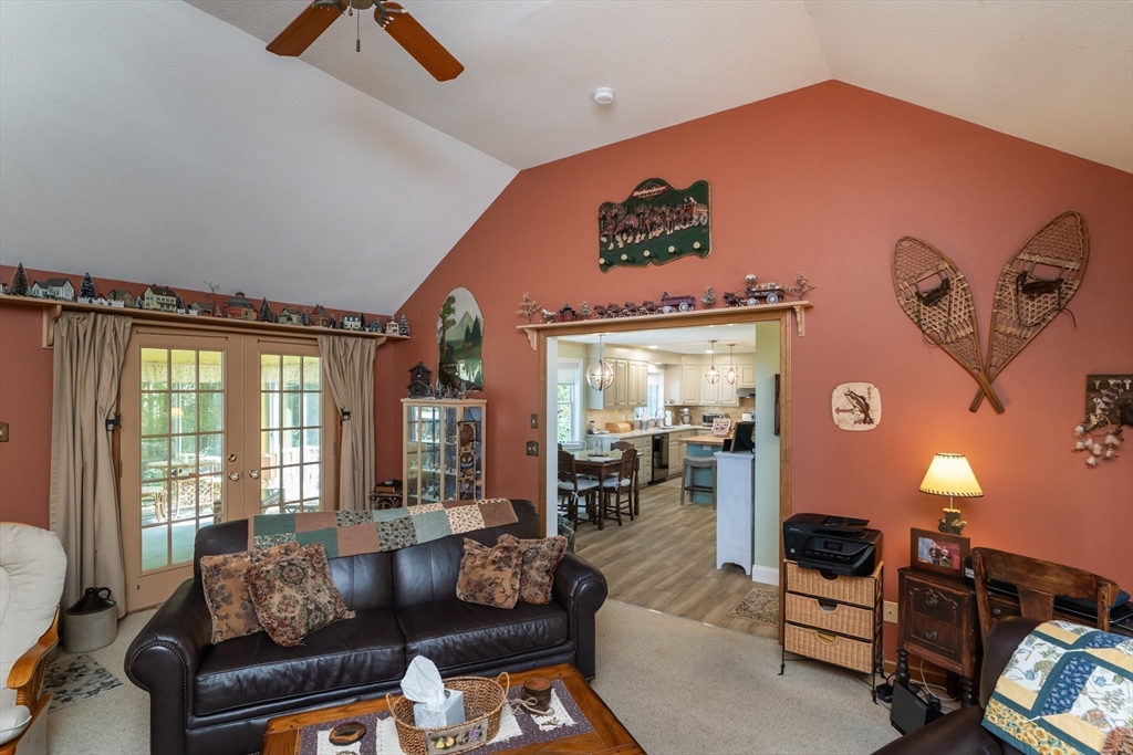 25 Stonehill Road East Longmeadow, MA 01028 - Photo 17 of 42 Gallery Image 17