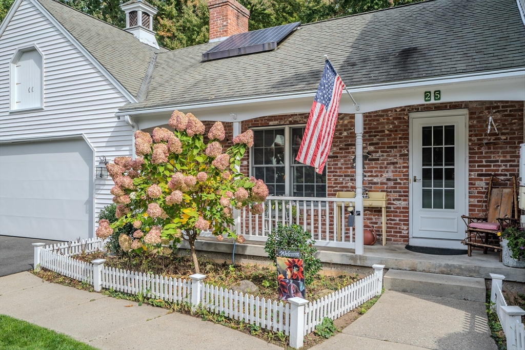 25 Stonehill Road East Longmeadow, MA 01028 - Photo 3 of 42 Gallery Image 3