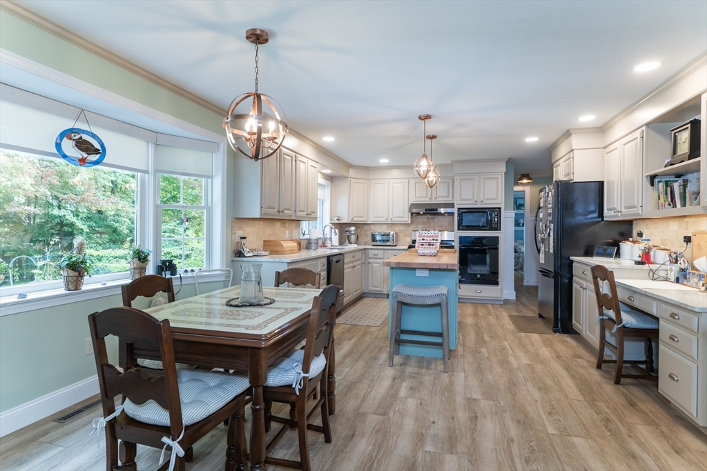 25 Stonehill Road East Longmeadow, MA 01028 - Photo 8 of 42 Gallery Image 8