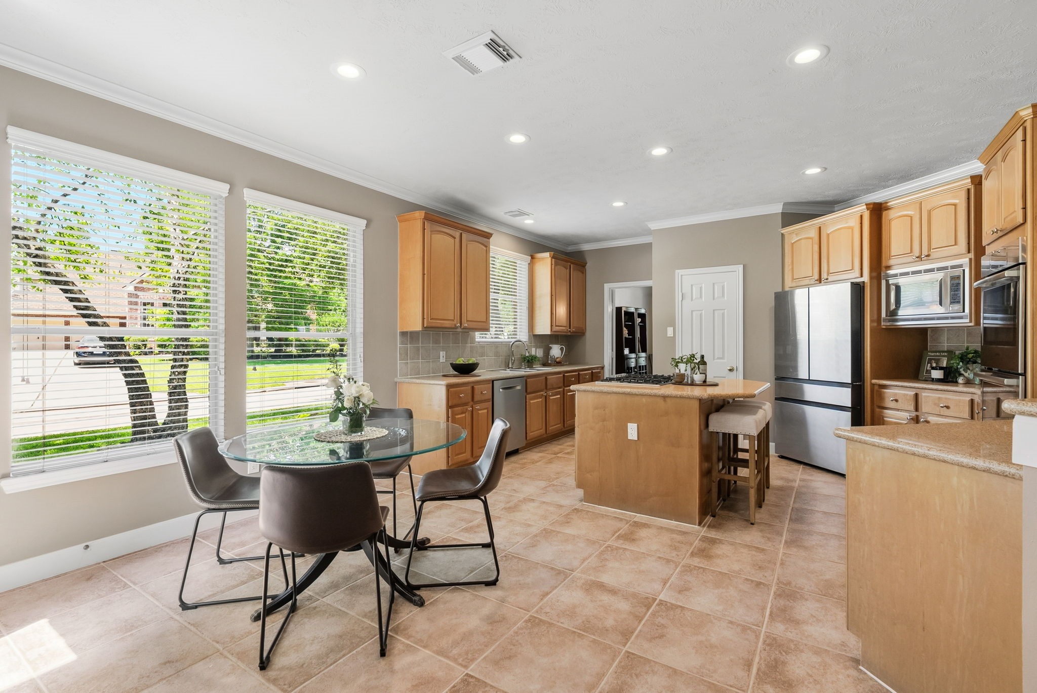 11 Mirror Ridge Court The Woodlands, TX 77382 - Photo 19 of 50