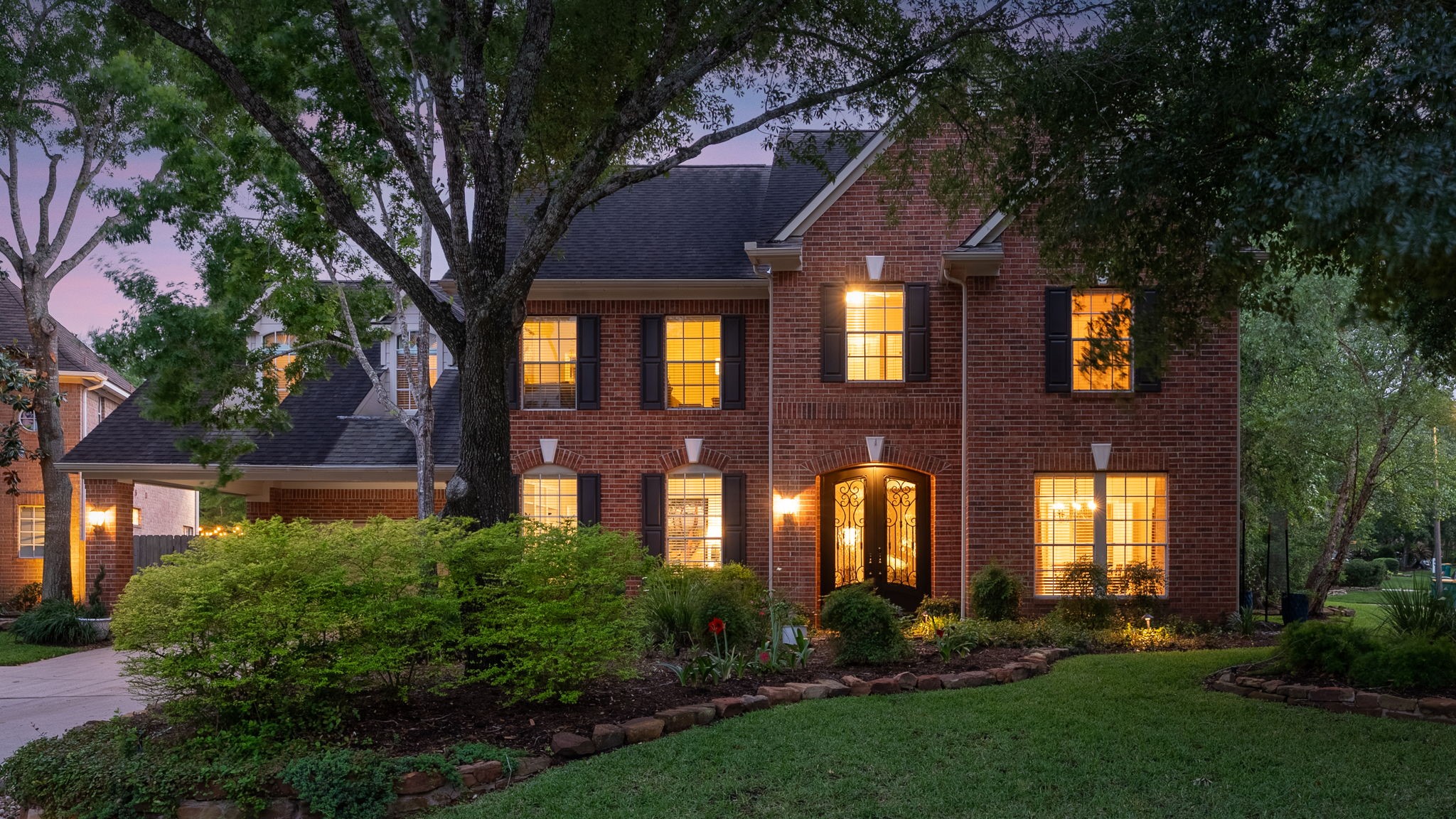 11 Mirror Ridge Court The Woodlands, TX 77382 - Photo 2 of 50