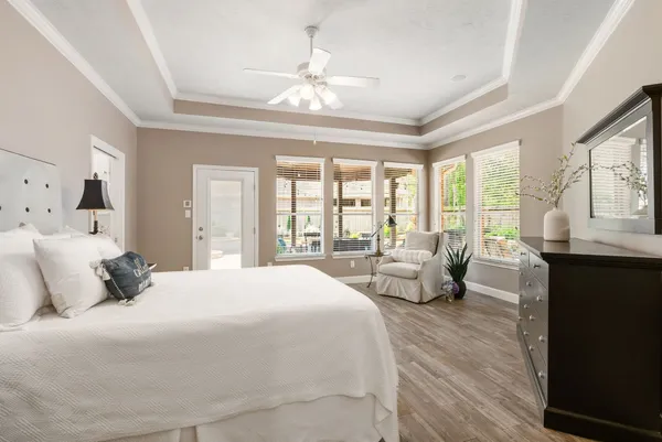$910,000 | 11 Mirror Ridge Court, The Woodlands, TX 77382