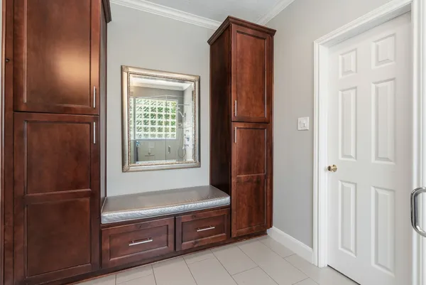 $910,000 | 11 Mirror Ridge Court, The Woodlands, TX 77382