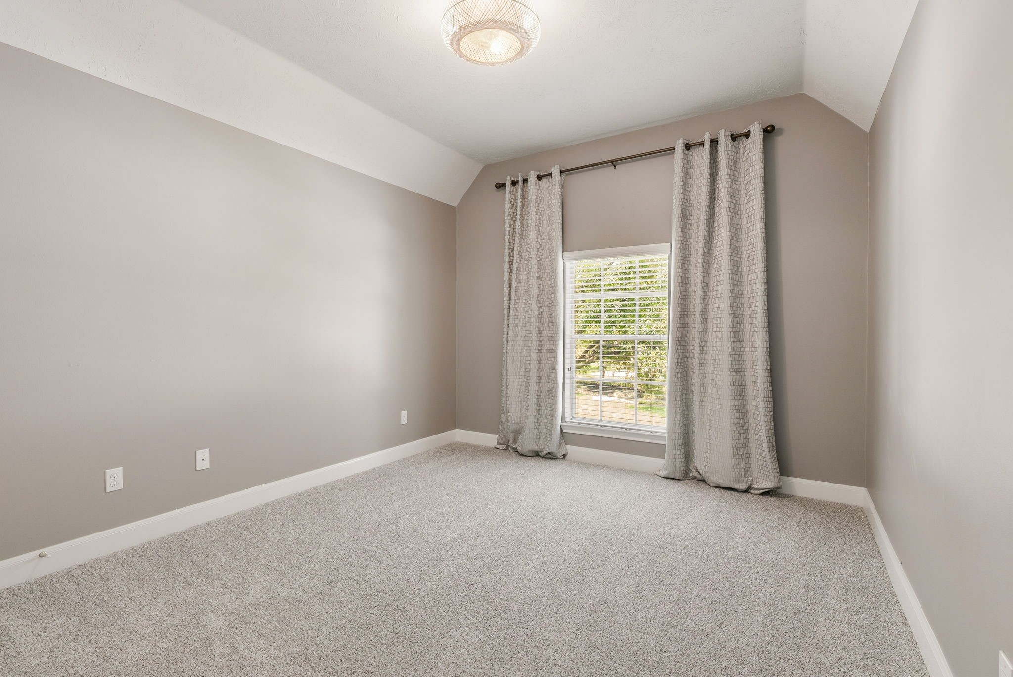 11 Mirror Ridge Court The Woodlands, TX 77382 - Photo 34 of 50