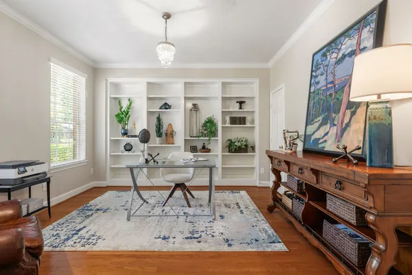 $910,000 | 11 Mirror Ridge Court, The Woodlands, TX 77382