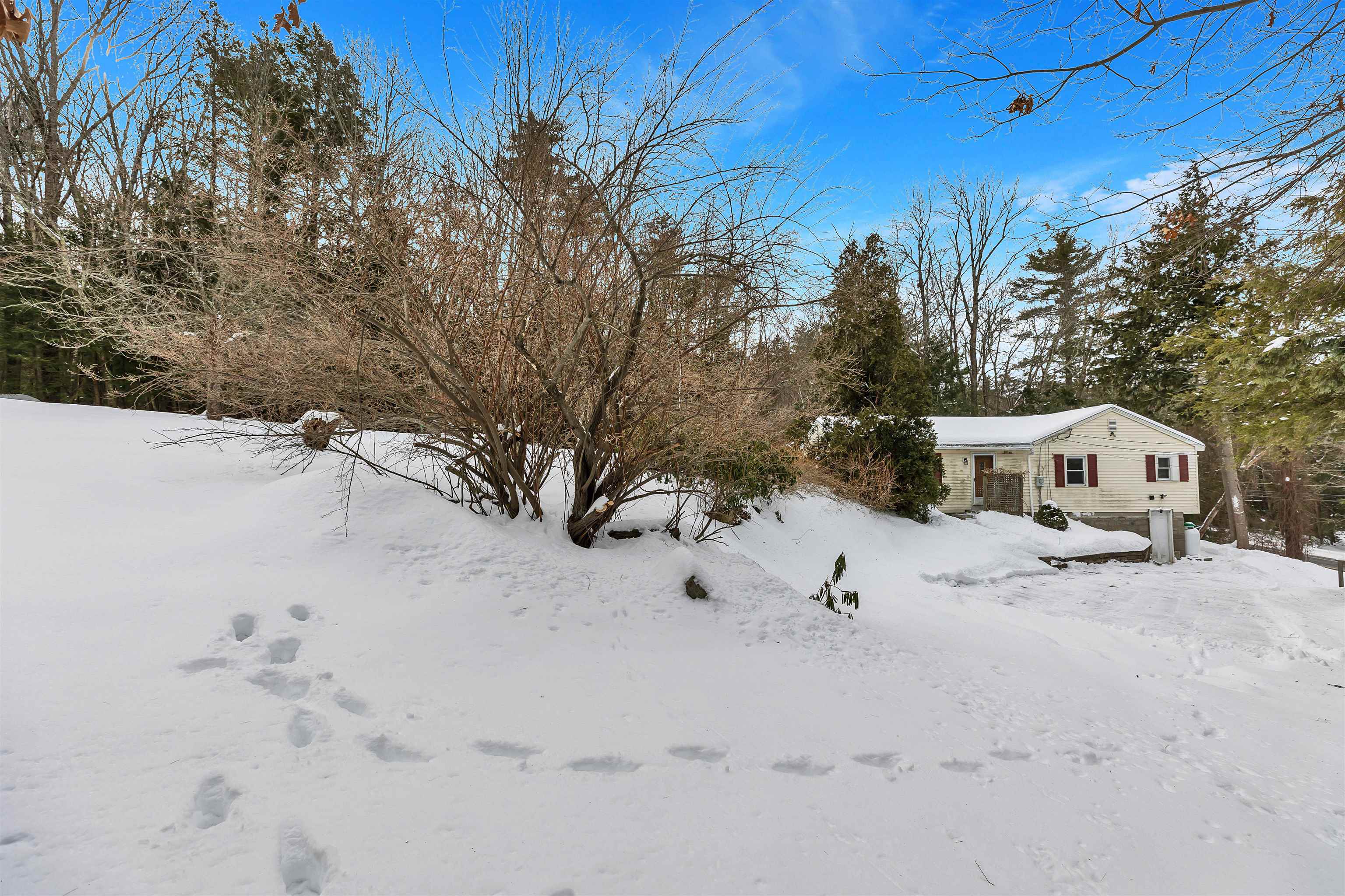 660 Rte 13 Milford, NH 03055 - Photo 4 of 45