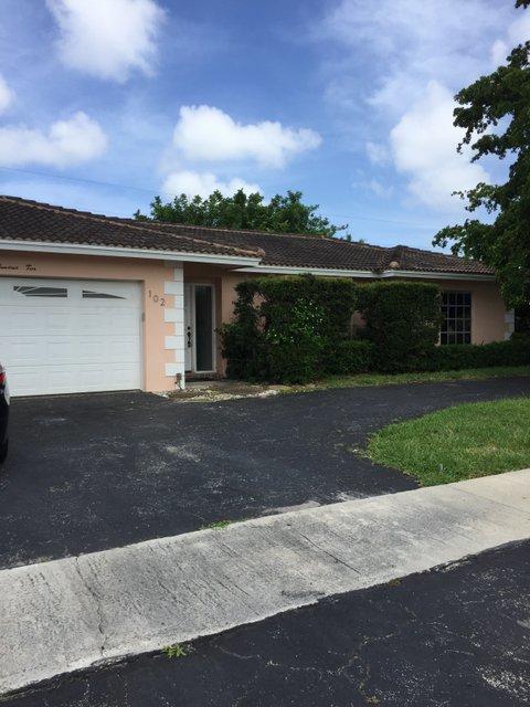 102 St Cloud Lane Boca Raton, FL 33431 - Photo 1 of 17 FRONT
