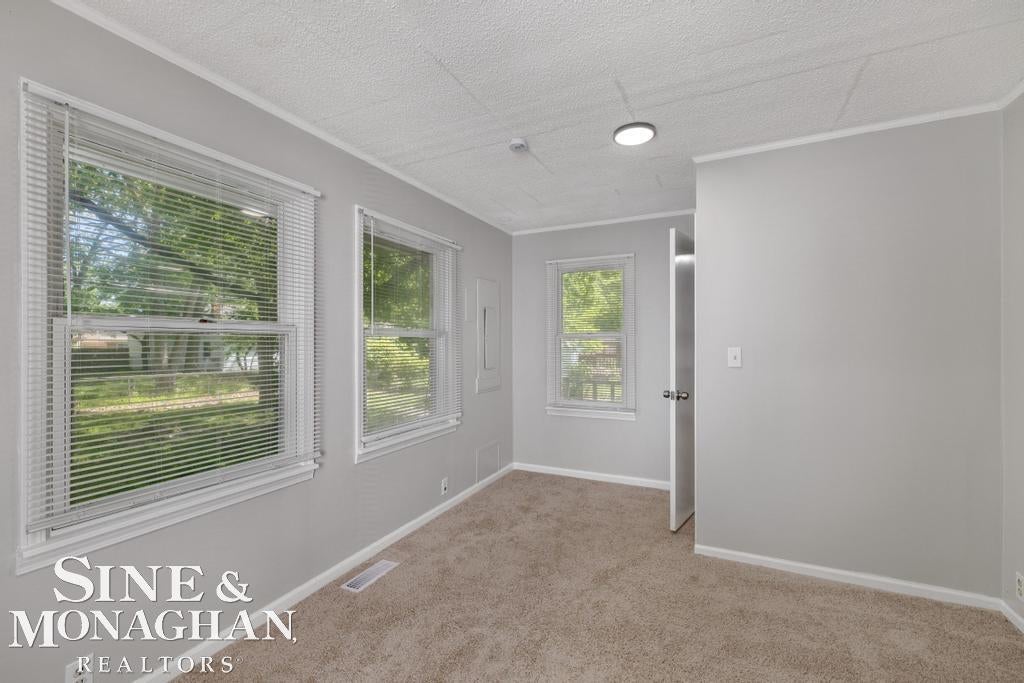 20933 Ridgemont Road Harper Woods, MI 48225 - Photo 13 of 30 Gallery Image 13