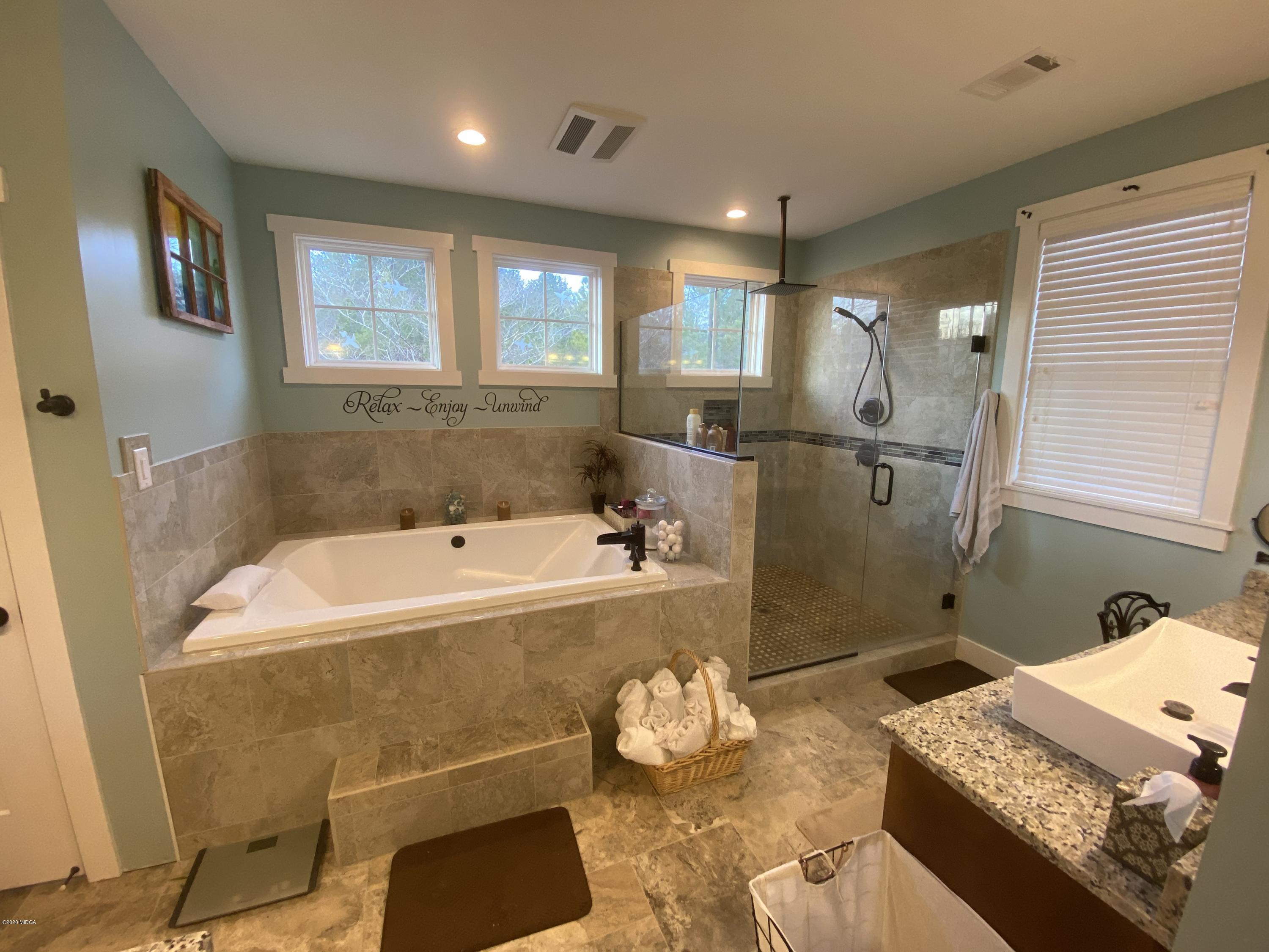 1024 Joe Hilton Road Vidalia, GA 30474 - Photo 11 of 30 Master Bath