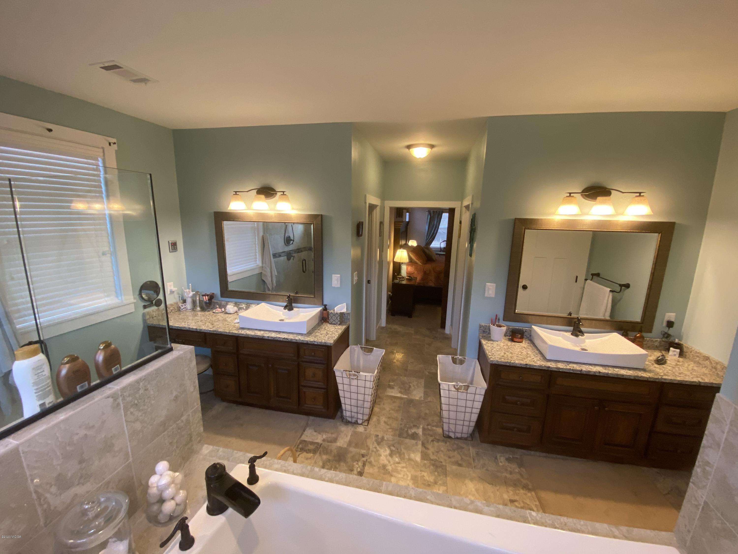 1024 Joe Hilton Road Vidalia, GA 30474 - Photo 12 of 30 Master Bathroom