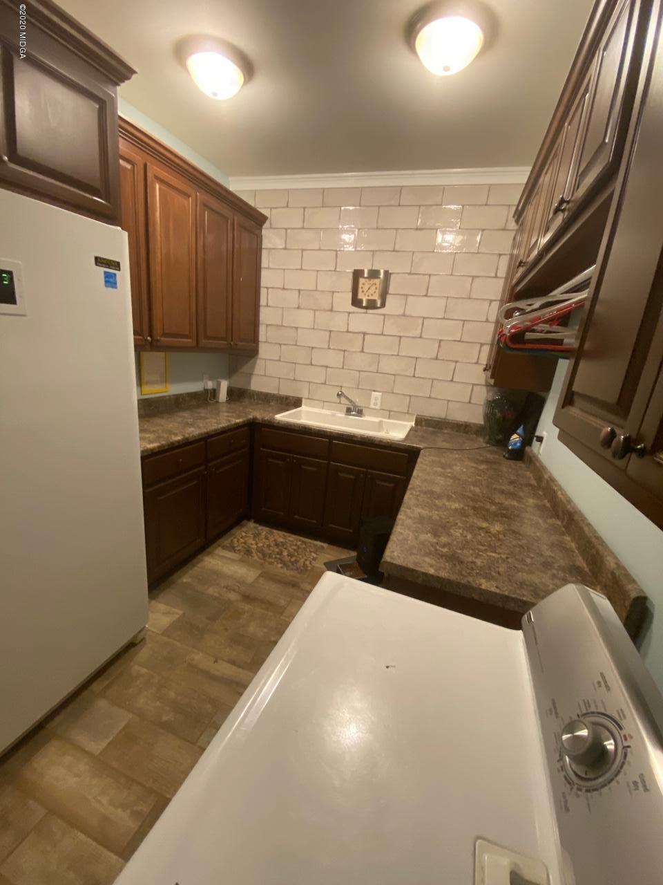 1024 Joe Hilton Road Vidalia, GA 30474 - Photo 19 of 30 Laundry Room