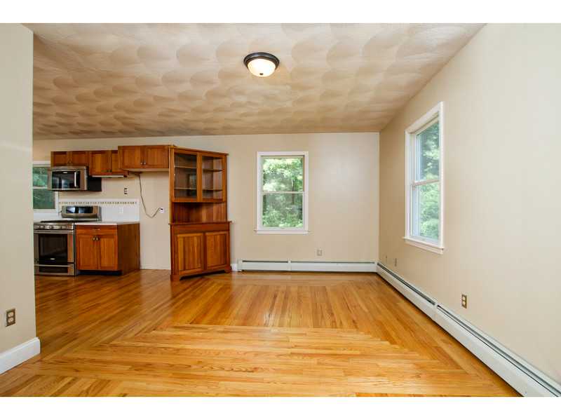 89 Rice City Road Coventry, RI 02827 - Photo 5 of 25 Living Room.