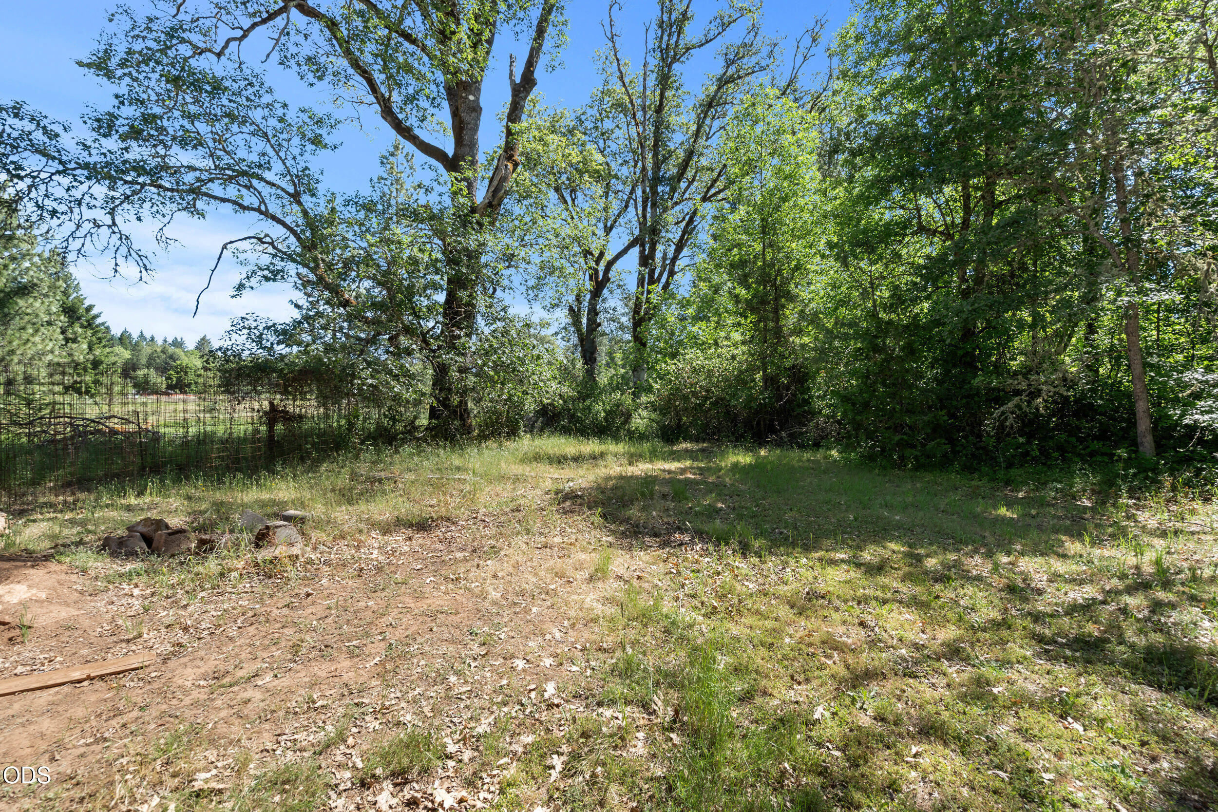 225 Hummingbird Road Cave Junction, OR 97523 - Photo 20 of 36 17_225 hummingbird rd-18