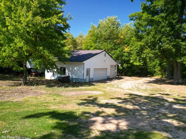 $540,000 | 11664 North Gordon Avenue, Bitely, MI 49309