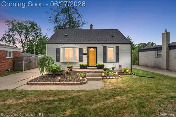 $180,000 | 22436 Furton Street, St. Clair Shores, MI 48082