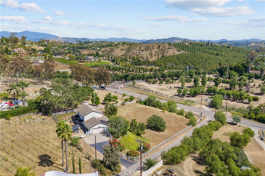 3162 Reche Road Fallbrook, CA 92028 - Photo 2 of 33