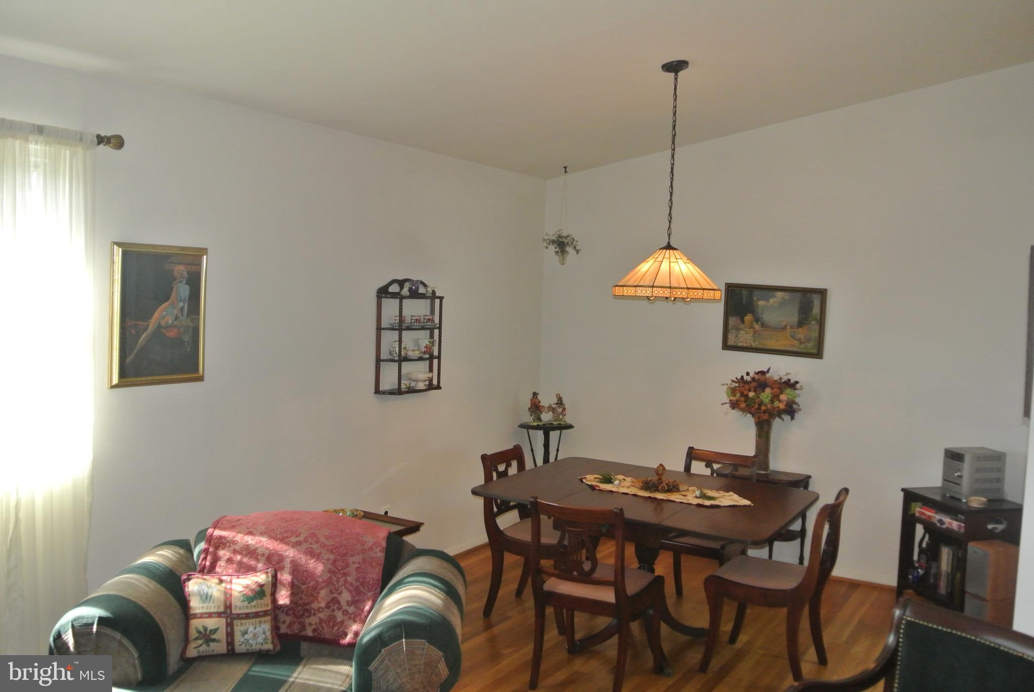 511 Gladhill Road Odenton, MD 21113 - Photo 14 of 38 Dining room. with vaulted ceilings