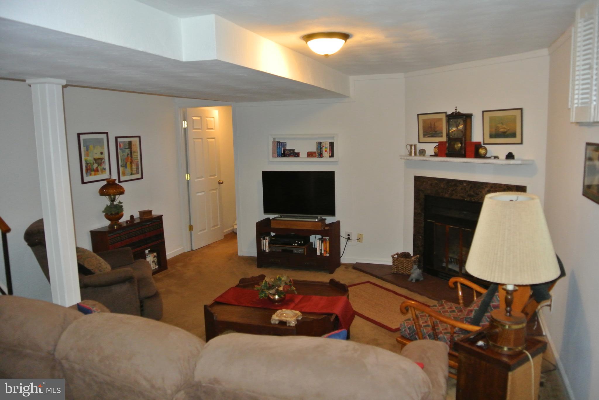 511 Gladhill Road Odenton, MD 21113 - Photo 27 of 38 Family room