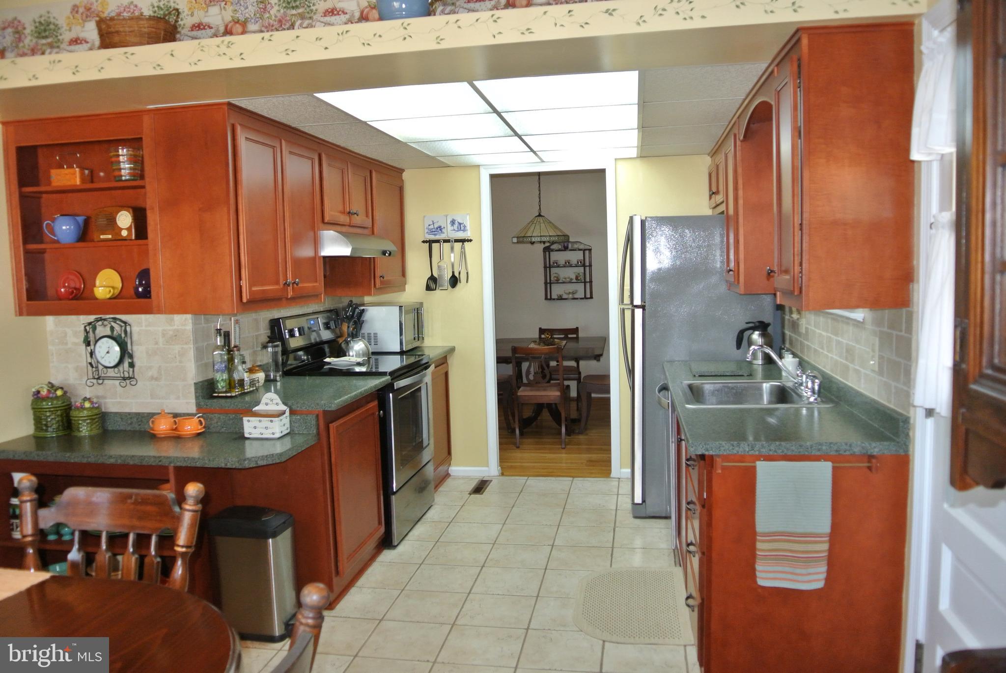511 Gladhill Road Odenton, MD 21113 - Photo 10 of 38 Good layout for cooking.