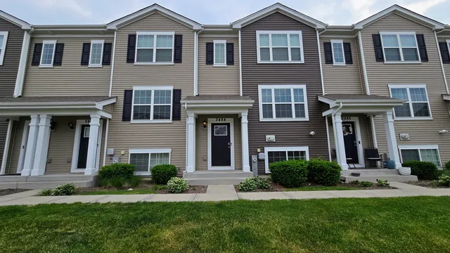 $2,500 | 2484 Alison Avenue, Pingree Grove, IL 60140