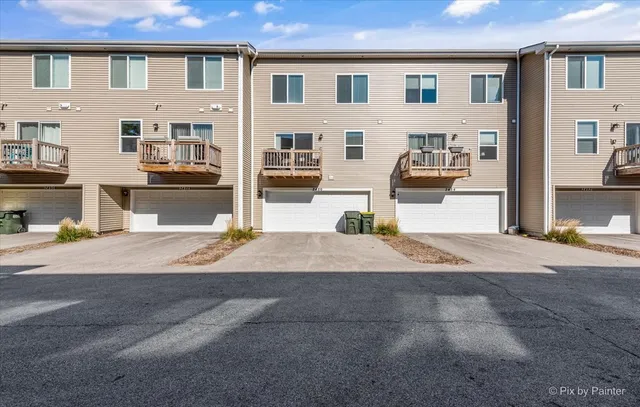 $2,500 | 2484 Alison Avenue, Pingree Grove, IL 60140