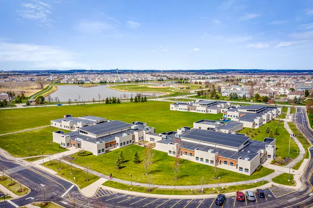 $2,500 | 2484 Alison Avenue, Pingree Grove, IL 60140