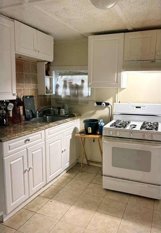 93 Thompson Street Springfield, MA 01109 - Photo 8 of 13 Gallery Image 8