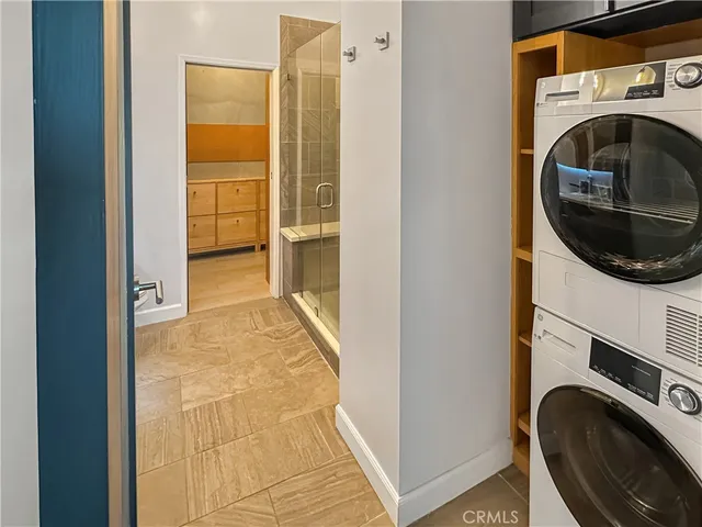 a view of washer and dryer in a utility room