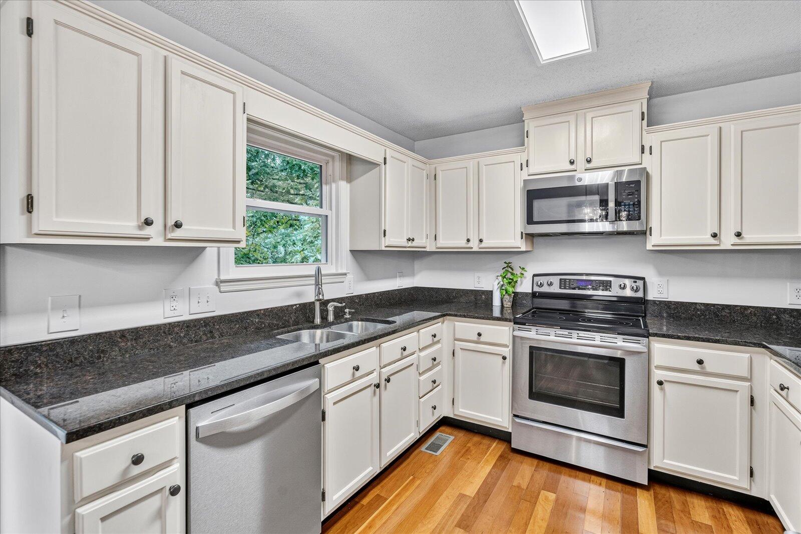 5933 Riley Road Ooltewah, TN 37363 - Photo 10 of 35 10-5933 Riley Rd-10