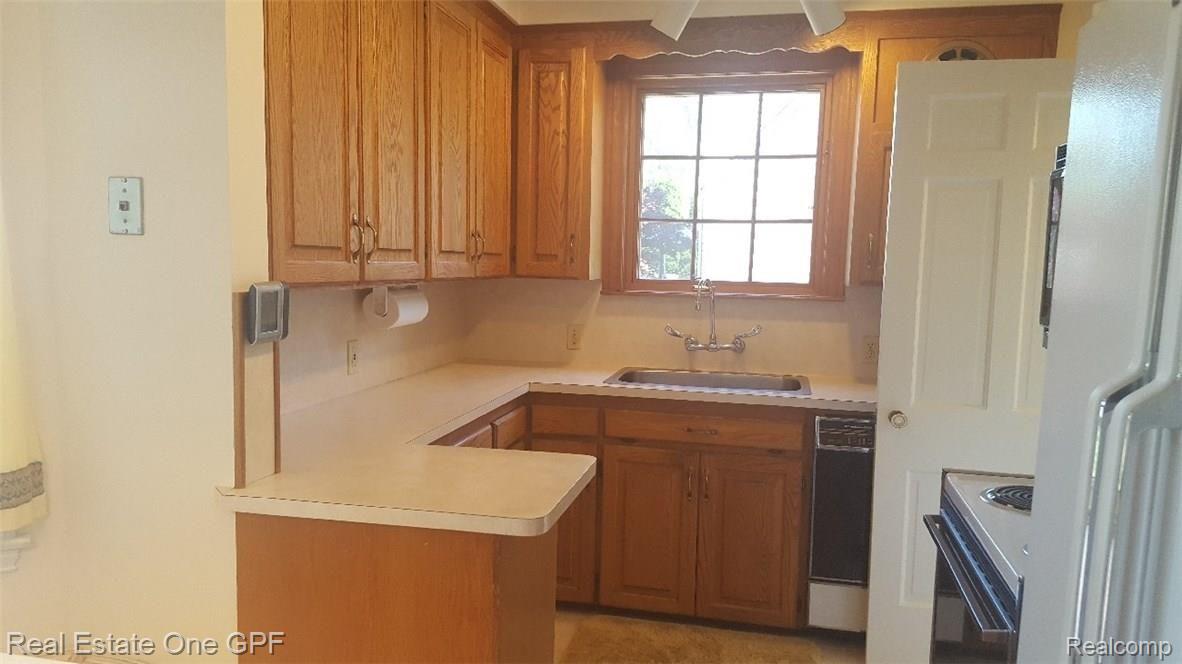 740 Hawthorne Road Grosse Pointe, MI 48236 - Photo 15 of 47 04 2017-05-27 14.59