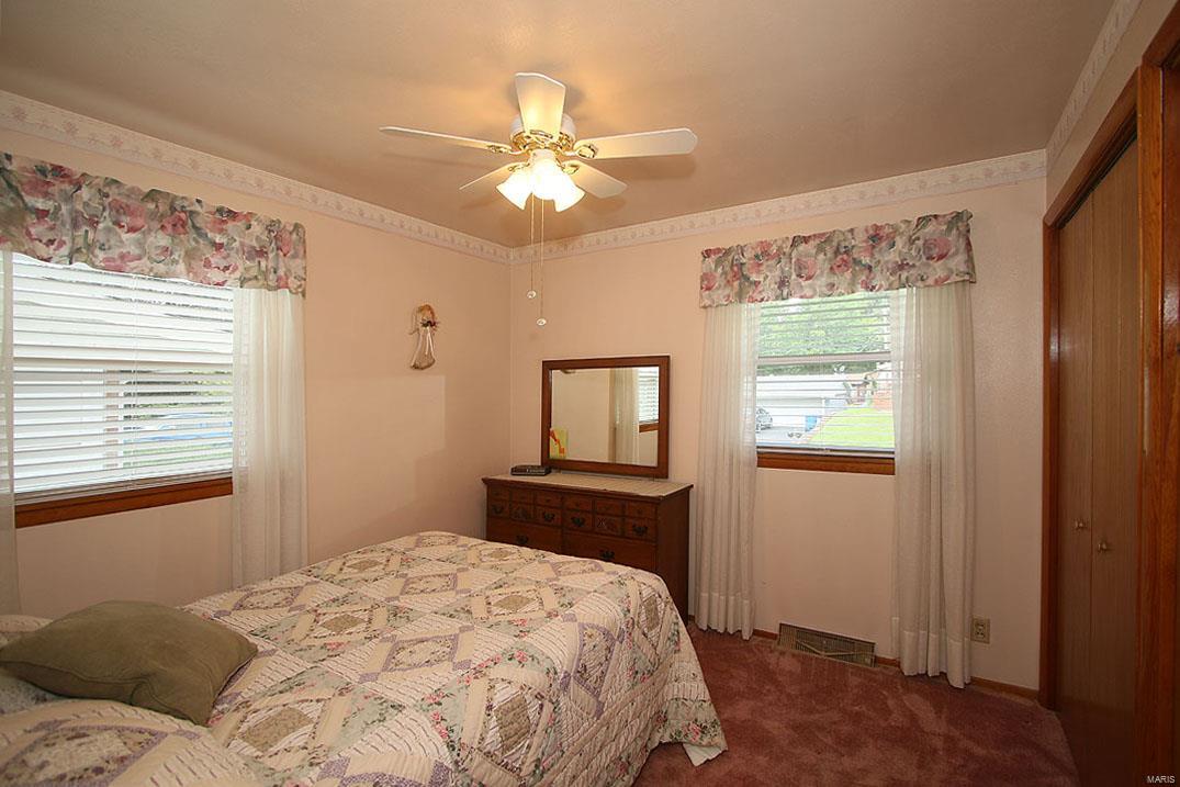 213 North Point Road Fairview Heights, IL 62208 - Photo 11 of 27