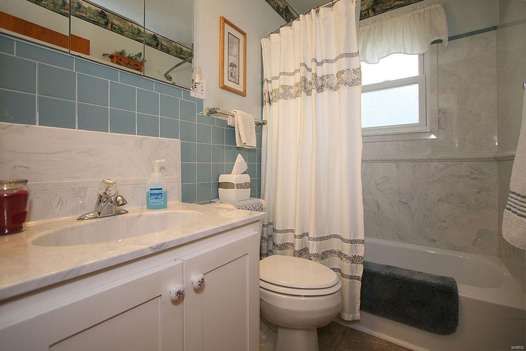 213 North Point Road Fairview Heights, IL 62208 - Photo 12 of 27