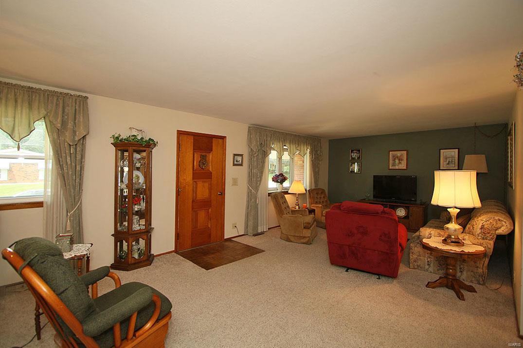 213 North Point Road Fairview Heights, IL 62208 - Photo 2 of 27