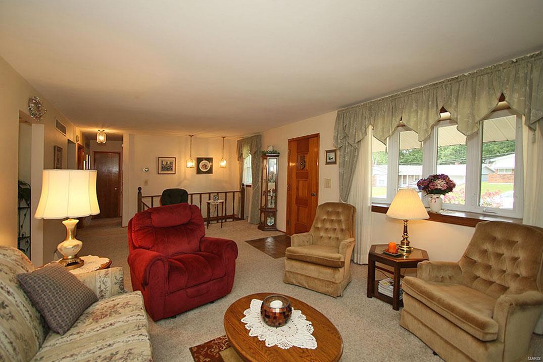 213 North Point Road Fairview Heights, IL 62208 - Photo 3 of 27