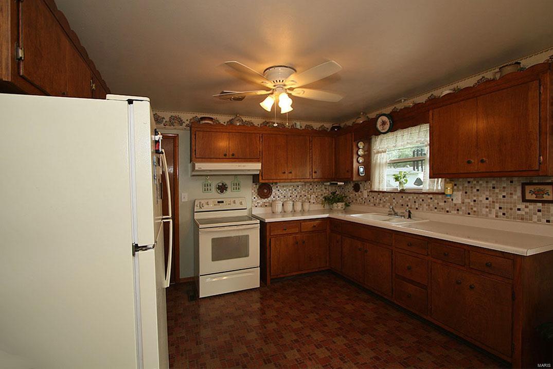 213 North Point Road Fairview Heights, IL 62208 - Photo 5 of 27