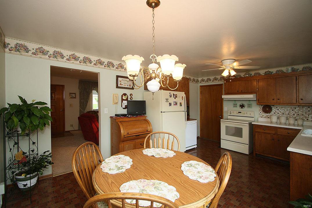 213 North Point Road Fairview Heights, IL 62208 - Photo 8 of 27