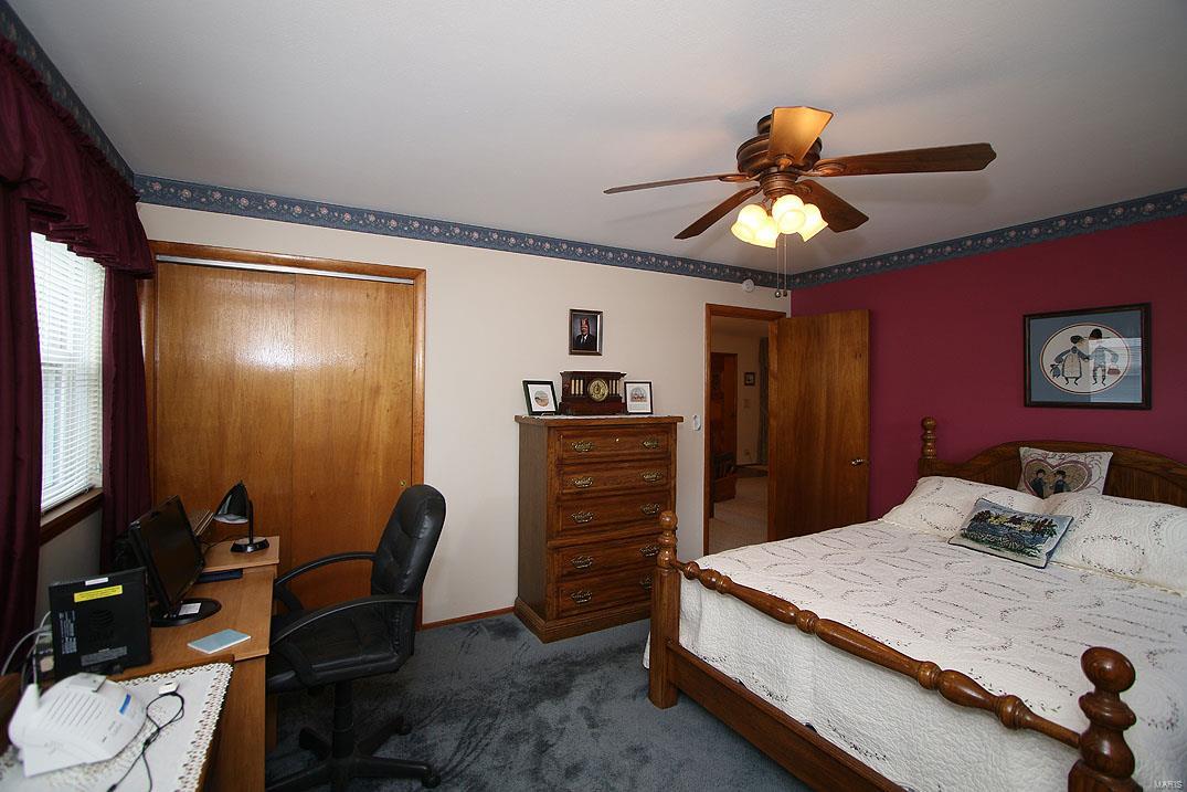 213 North Point Road Fairview Heights, IL 62208 - Photo 10 of 27