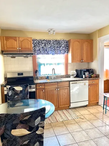 $3,100 | 12 Lewis Road, Unit 1, Belmont, MA 02478