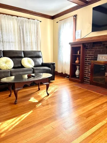 $3,100 | 12 Lewis Road, Unit 1, Belmont, MA 02478