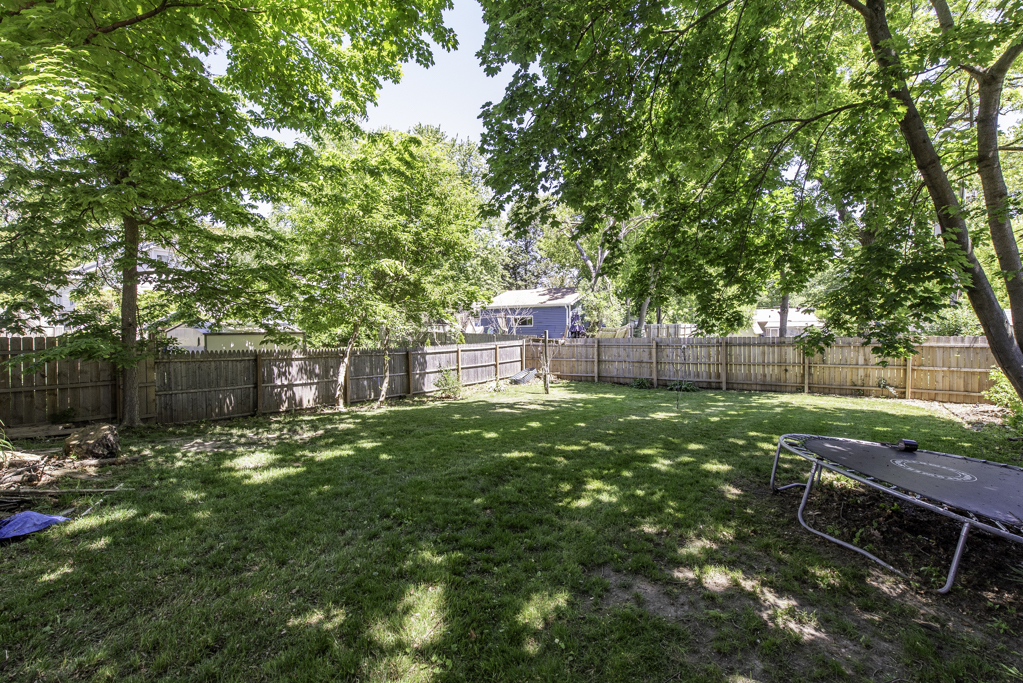1609 North Sheridan Road Waukegan, IL 60085 - Photo 9 of 29